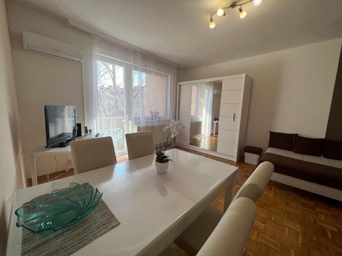 Centrum Szeged Apartman Екстериор снимка